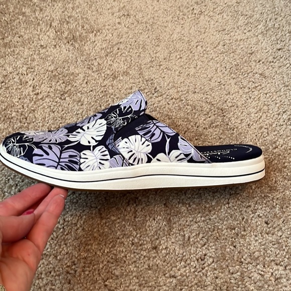 Clarks Cloudsteppers Breeze Shore Floral Slip Ons - Picture 2 of 7